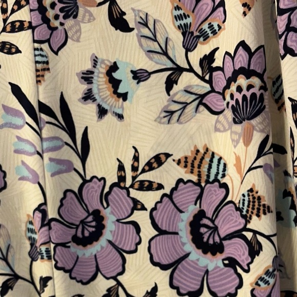 Lane Bryant Cream and Purple Ruched Floral Blouse - Picture 4 of 4